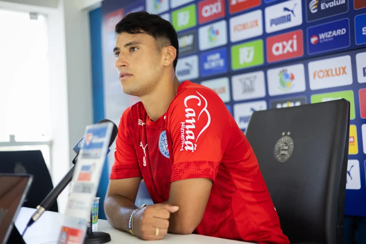 Antes do primeiro BaVi, Alejo Véliz faz alerta: “Jogo à parte”