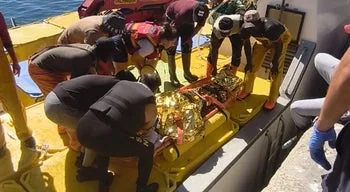 Seis pescadores resgatados e um desaparecido em naufrágio em Sesimbra