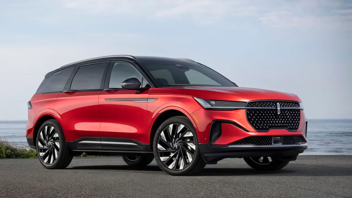 Ford says it's increasing Lincoln production in the U.S. in 2030