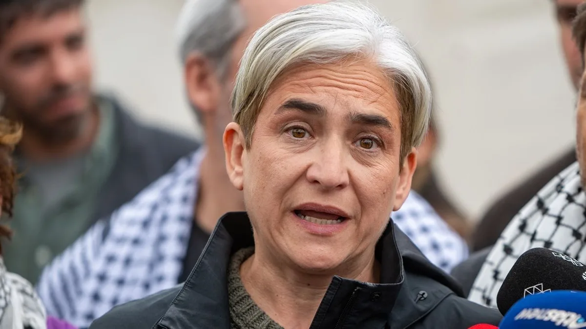 Ada Colau, 52 años, sobre su infancia: "Era la rarita de clase. Mis padres eran hippies y mis abuelos huyeron de la pobreza"