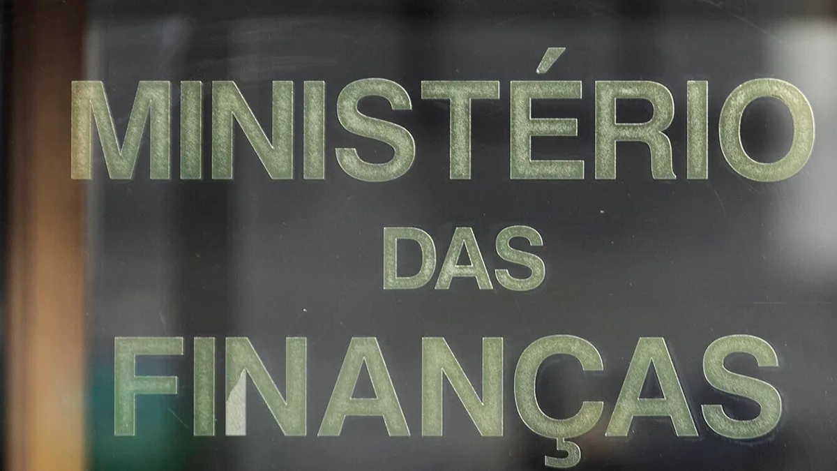 Finanças validam limites do Fisco à isenção das mais-valias em IRS