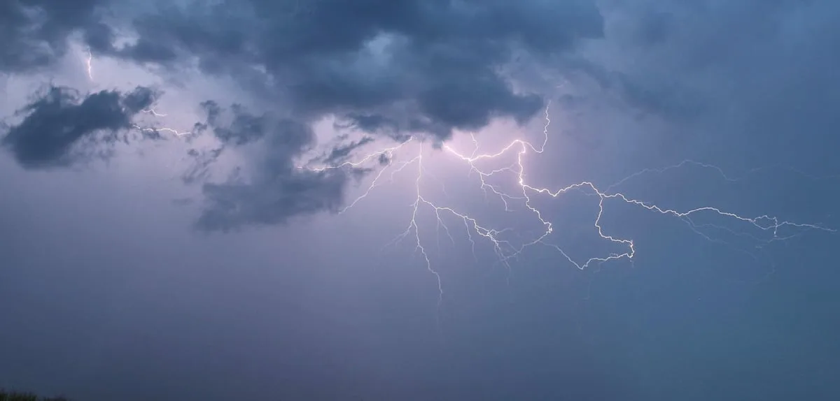 Hagel, Überflutungen und Blitzeinschläge – Wetterdienst warnt vor schweren Gewittern in Schwaben