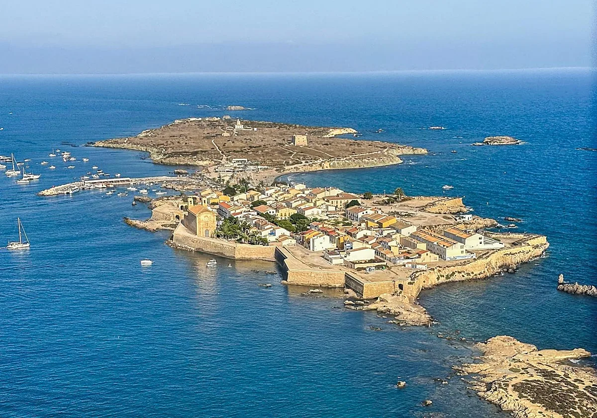 La isla «Nueva» Tabarca aprueba en referéndum pedir la independencia de Alicante