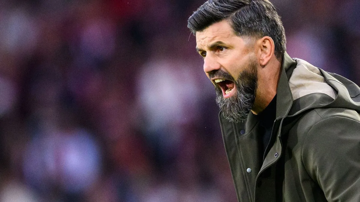 Fußball-Bundesliga: Trainer-Selbstkritik: Schalke hadert mit Überzahl-Pleite