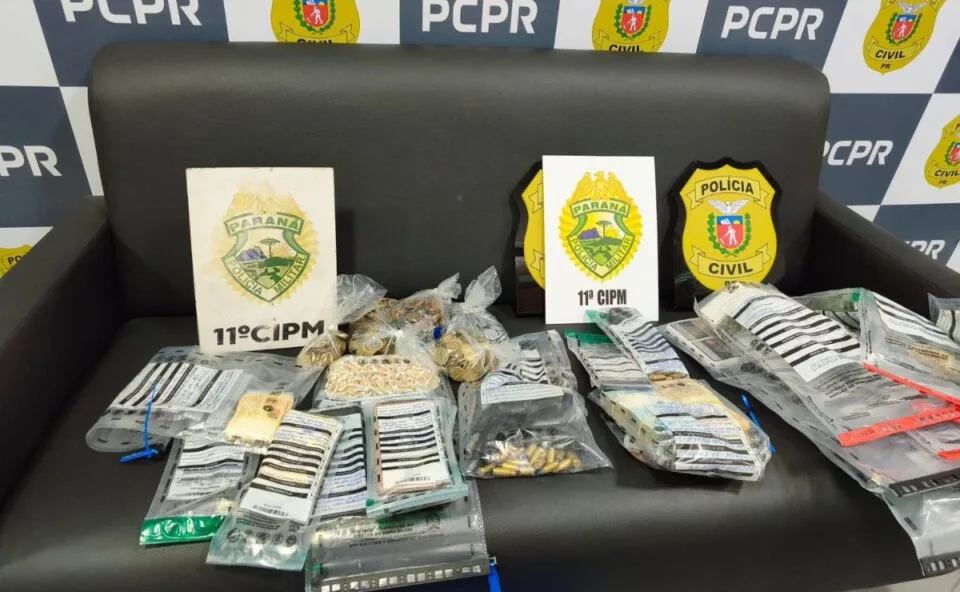 Operação contra organização criminosa em Cambé prende oito e apreende armas, drogas e quase R$ 40 mil em dinheiro