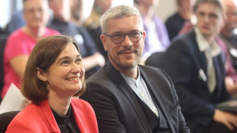Regierungsbildung: MV auf Kurs Rot-Rot-Grün - Verhandlungsstart am Montag