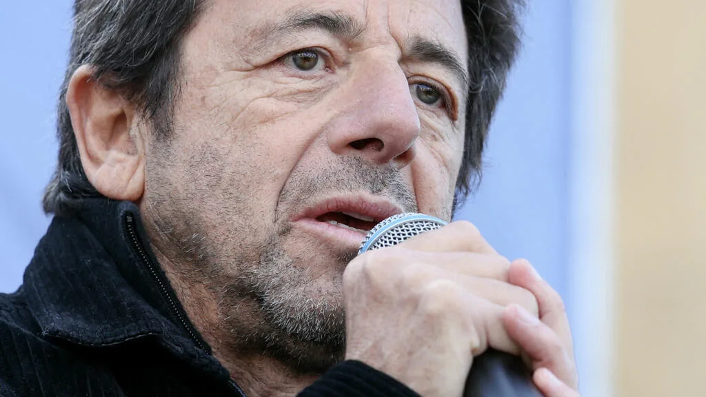 Son contrôle judiciaire assoupli, Patrick Bruel est autorisé à quitter le territoire français