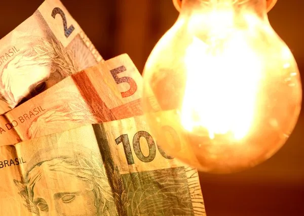 Lula assina decreto que abre mercado livre de energia para pequenos consumidores