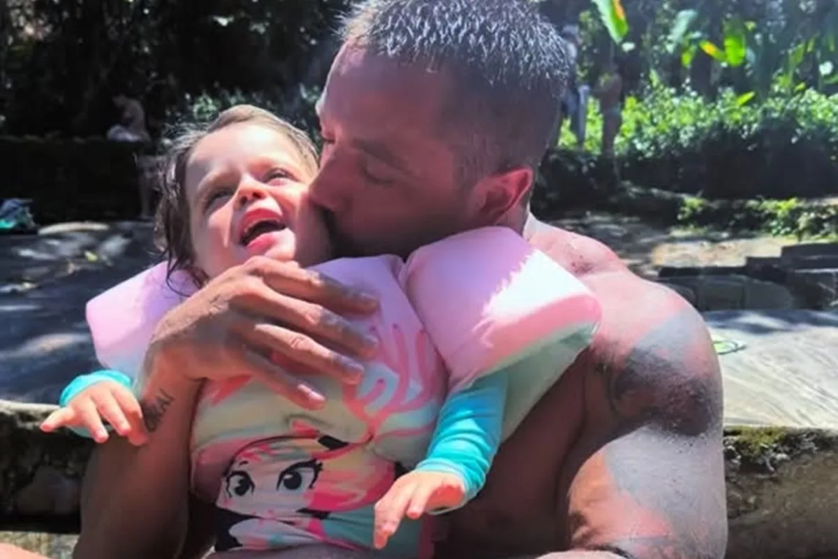 "Pequenas coisas", diz Rafael Cardoso valorizar momentos com os filhos