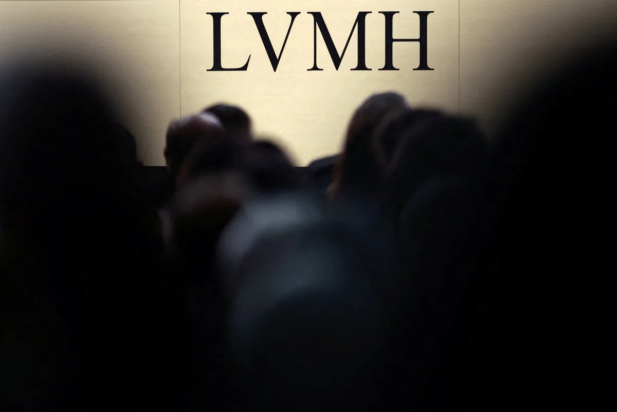 가방값 가파르게 올리더니 부메랑… 시총 반토막 난 LVMH