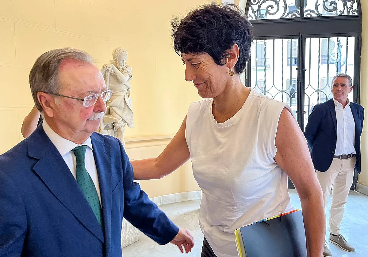 El Gobierno fuerza la evacuación de 500 niñas pese a que habla de «normalidad» en Ceuta