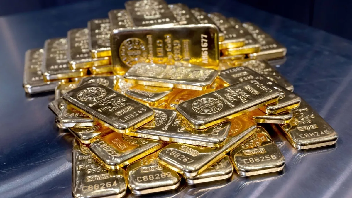 Jewellery shops shut down as Chinese consumers switch focus to gold bars and coins