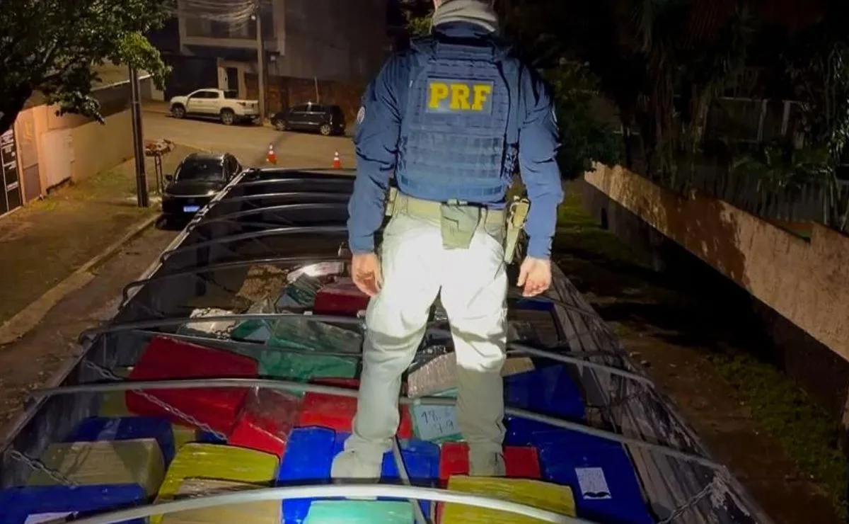 Maior apreensão do ano: motorista é preso com quase 7 toneladas de maconha em falsa carga de milho na BR-376; vídeo