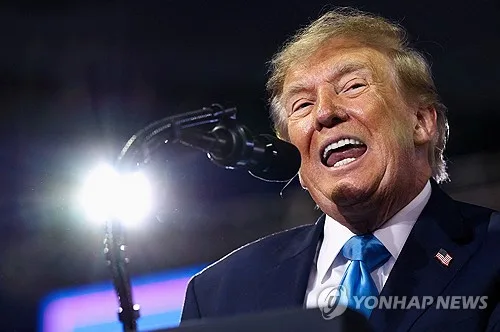 "트럼프, 중간선거 패색 참모진 탓 돌려 백악관 내홍 기류"