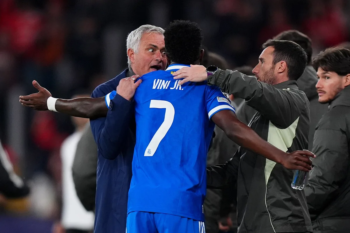 Mourinho explica defesa a Prestianni em caso de racismo: "Vini sabe que pode contar comigo"