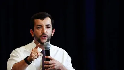 "Le travail rend libre" : accusé d'avoir fait écho à un slogan nazi dans un discours, le député RN Jean-Philippe Tanguy dénonce du "n'importe quoi"