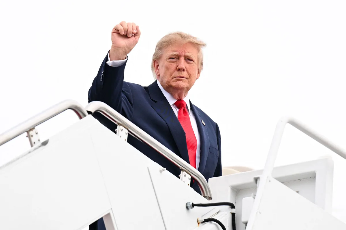 Trump: "Ha llegado el momento de que Ucrania tenga un nuevo presidente"