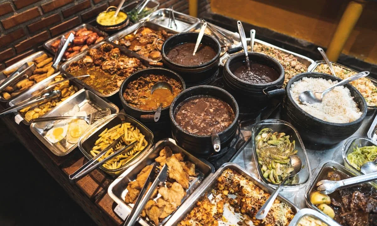 Restaurante por quilo depois do treino: como montar o prato