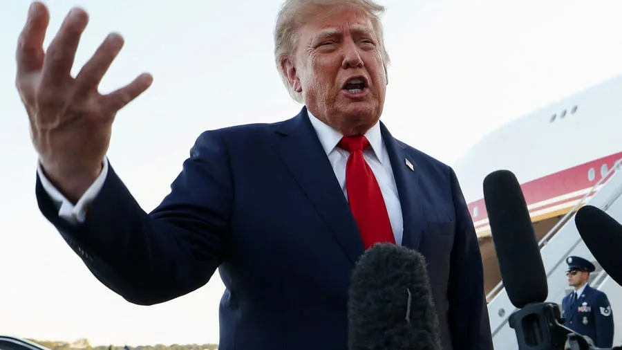 +++ US-Zollpolitik +++: Trump droht EU im Falle engerer Beziehungen zu Kanada mit Zöllen