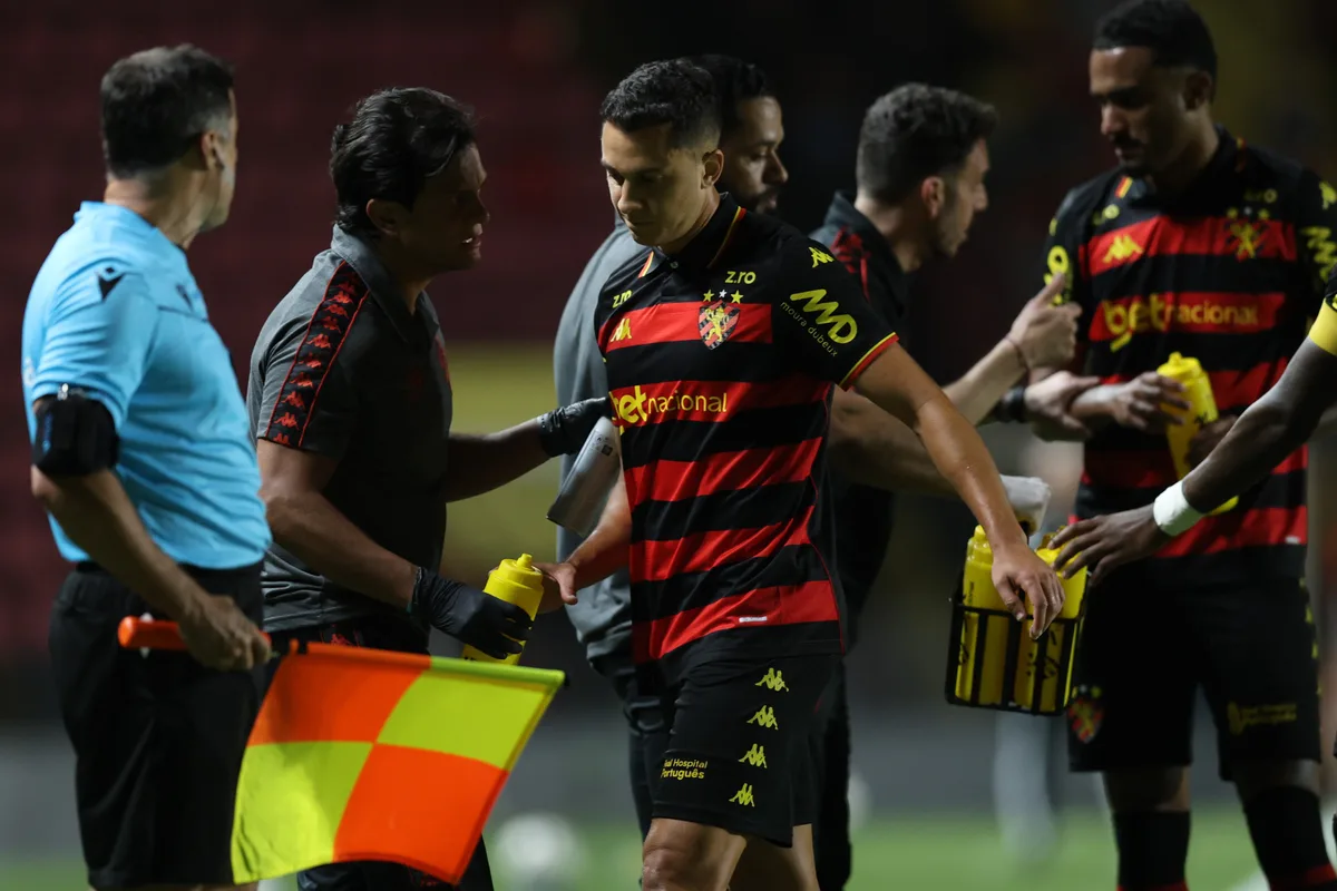 Sport perde Juan Alano lesionado por cerca de 10 dias, mas pode ter retorno de Claudinho contra o CRB
