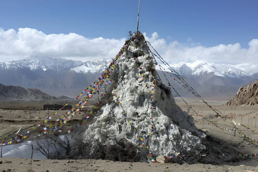En 2013 un ingeniero en India creó un glaciar artificial en pleno desierto. 13 años después, la agricultura vive de su invento