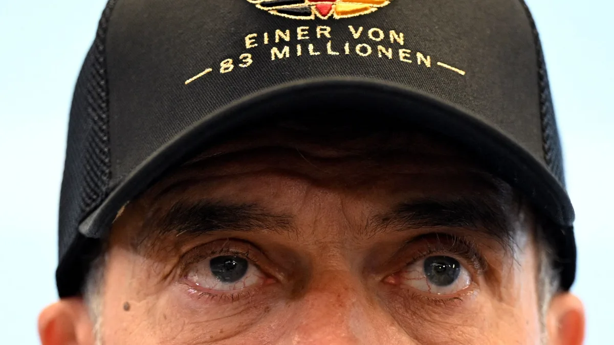 Deutsche Demut: Happy, Käppi, Klopp
