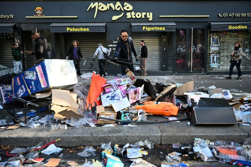 Après une mobilisation 17 octobre qui a viré au chaos, les politiques se divisent sur la responsabilité des violences