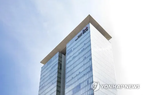 [AI픽] KT, 그룹 전반 AX 적용 확대…AI 기술 성과 공유