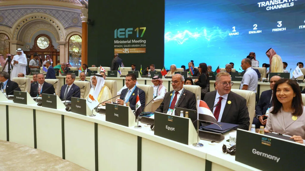 Ataques houthis colocam infraestruturas sauditas 'à prova'; aeroporto de Riade segue fechado