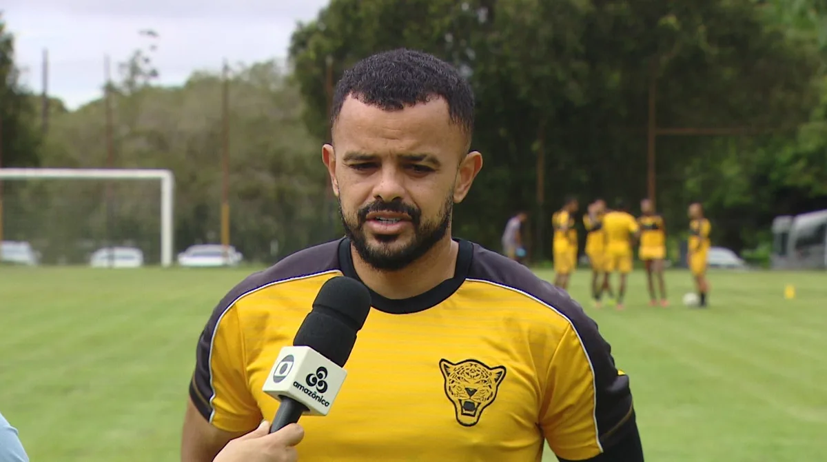 Emocionado, Tavares revela motivo familiar para deixar o Amazonas: "Vou jogar perto de casa"