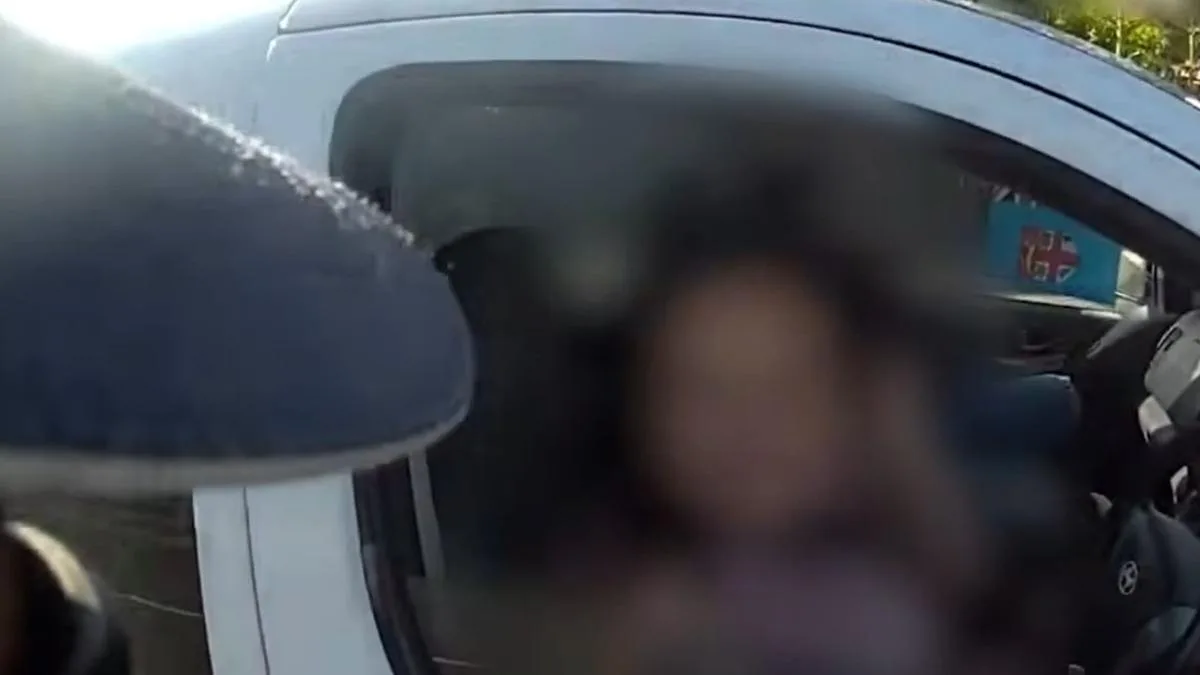 Unlicensed driver charged, cops almost $7k in fines after five unrestrained children found in car by police