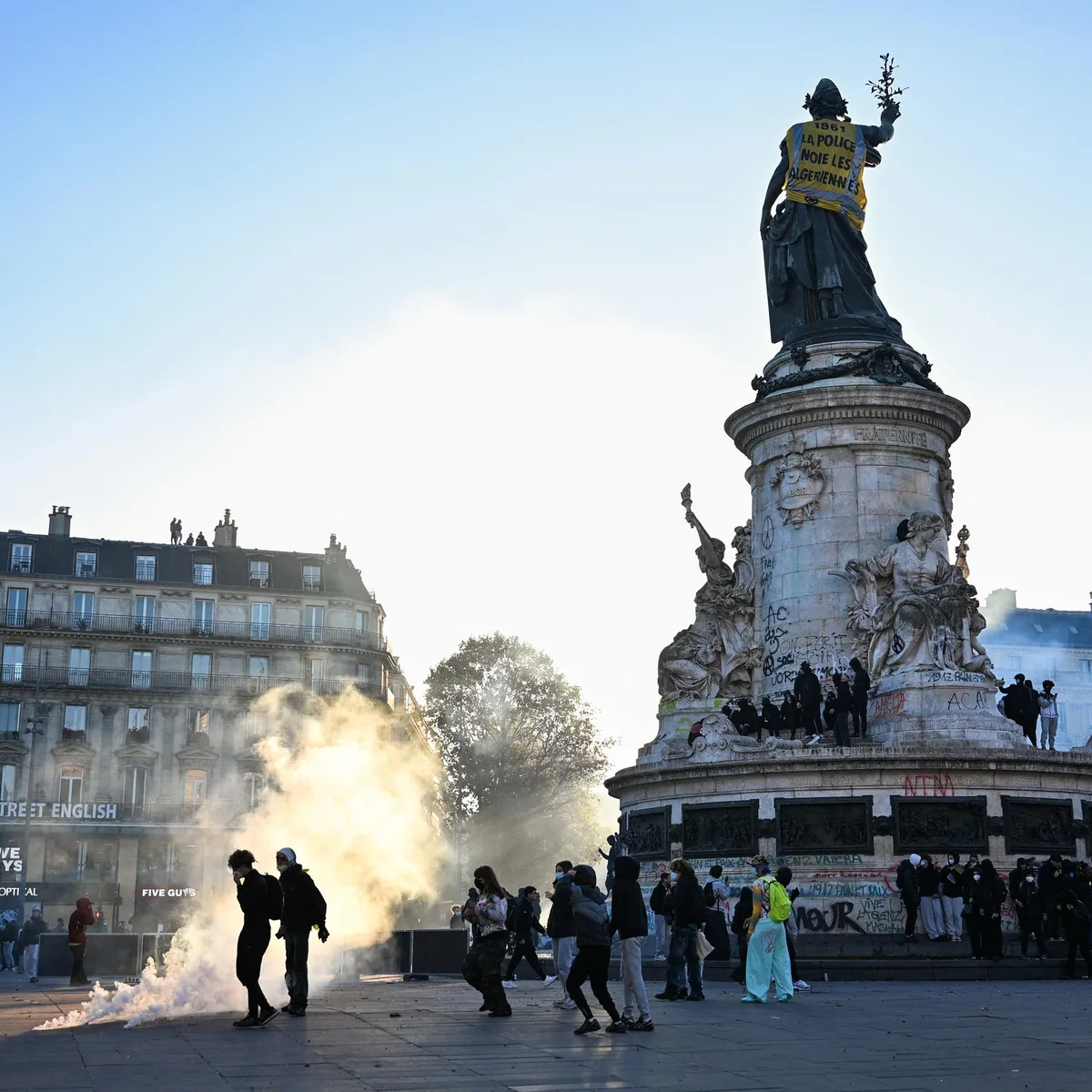 2.000 Festnahmen - Neue Ausschreitungen in Paris - Frankreichs Präsident Macron hält Fernsehansprache