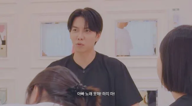 '이다인♥' 이승기, 31개월 딸에 서운.."동요 따라하면 노래 못한다고"