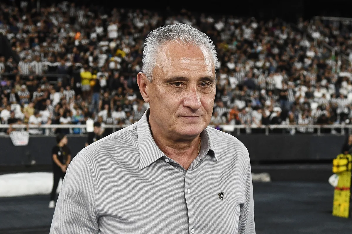 Disputas abertas? Tite promove mudanças no Botafogo em posições antes consolidadas