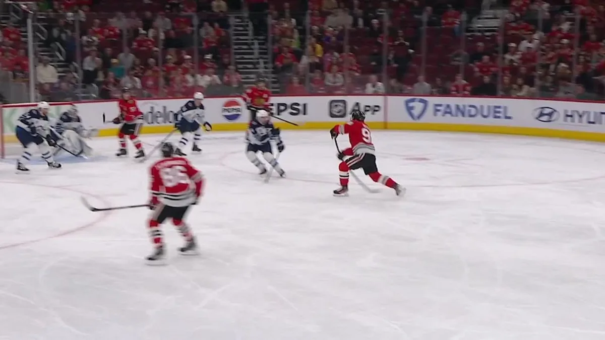 Blackhawks’ Bedard nets first goal of season off Kane feed