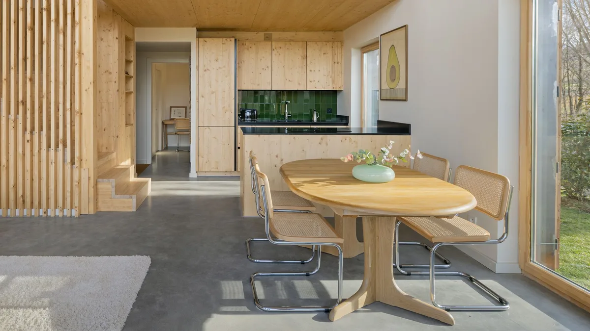 Las tres casas de la Cerdaña francesa que todos querríamos para vivir mejor: madera, luz natural y mucha conexión con la naturaleza