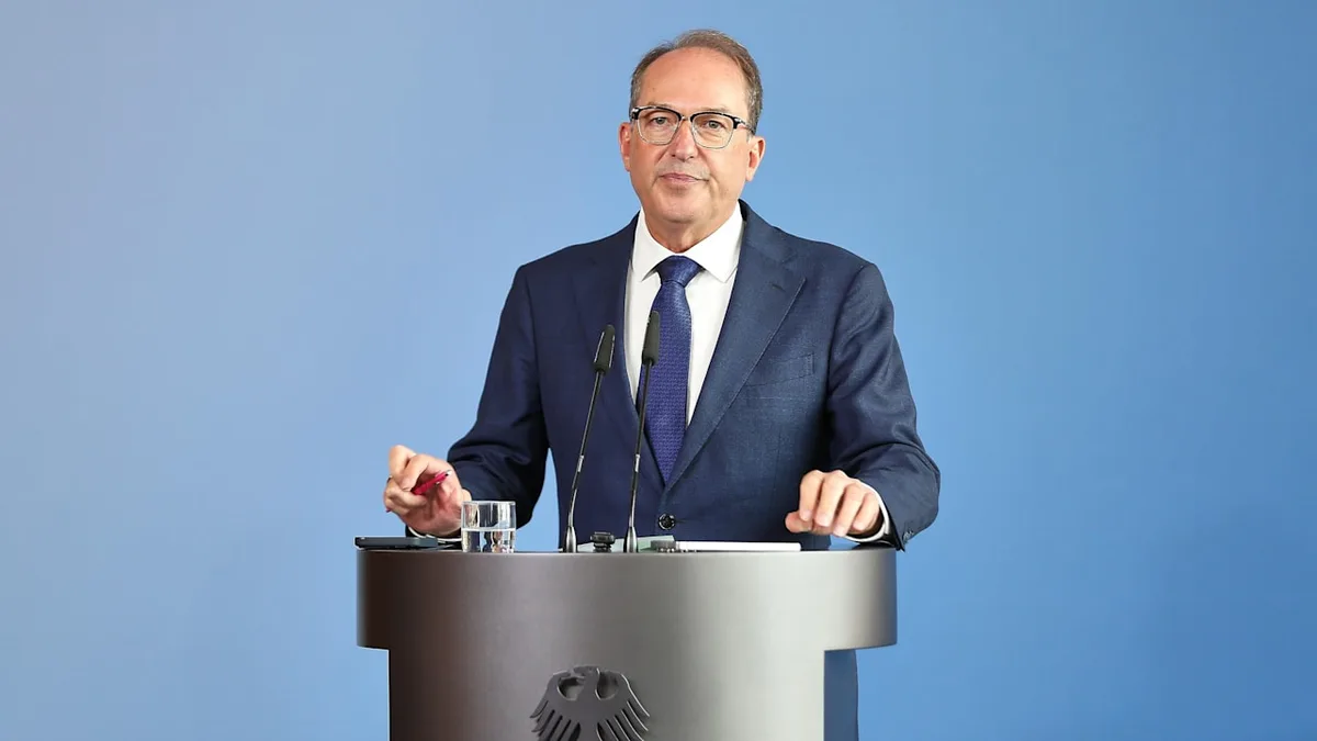 Waffenlager in Berlin entdeckt - Dobrindt spricht wieder von „Beteiligung fremder Mächte“