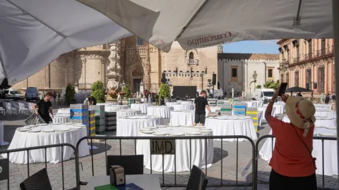 Los 324 millones de "impactos" sobre la cena 'Escaparate': una cifra millonaria sin explicación pública