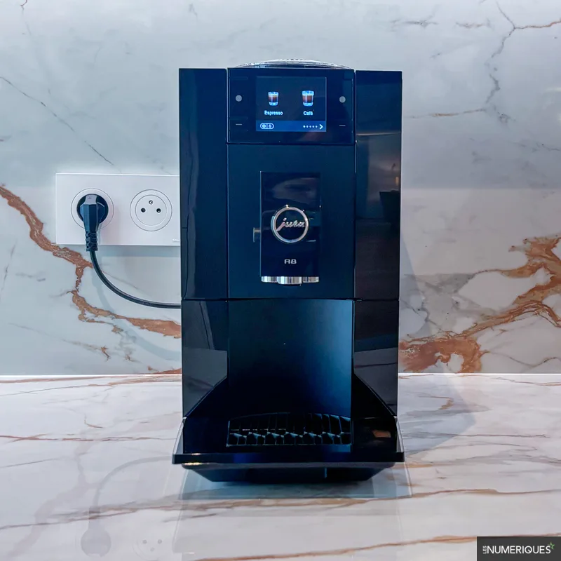 Actualité : On l'attendait : Jura dévoile enfin sa machine avec broyeur ultra-compacte et sans compromis