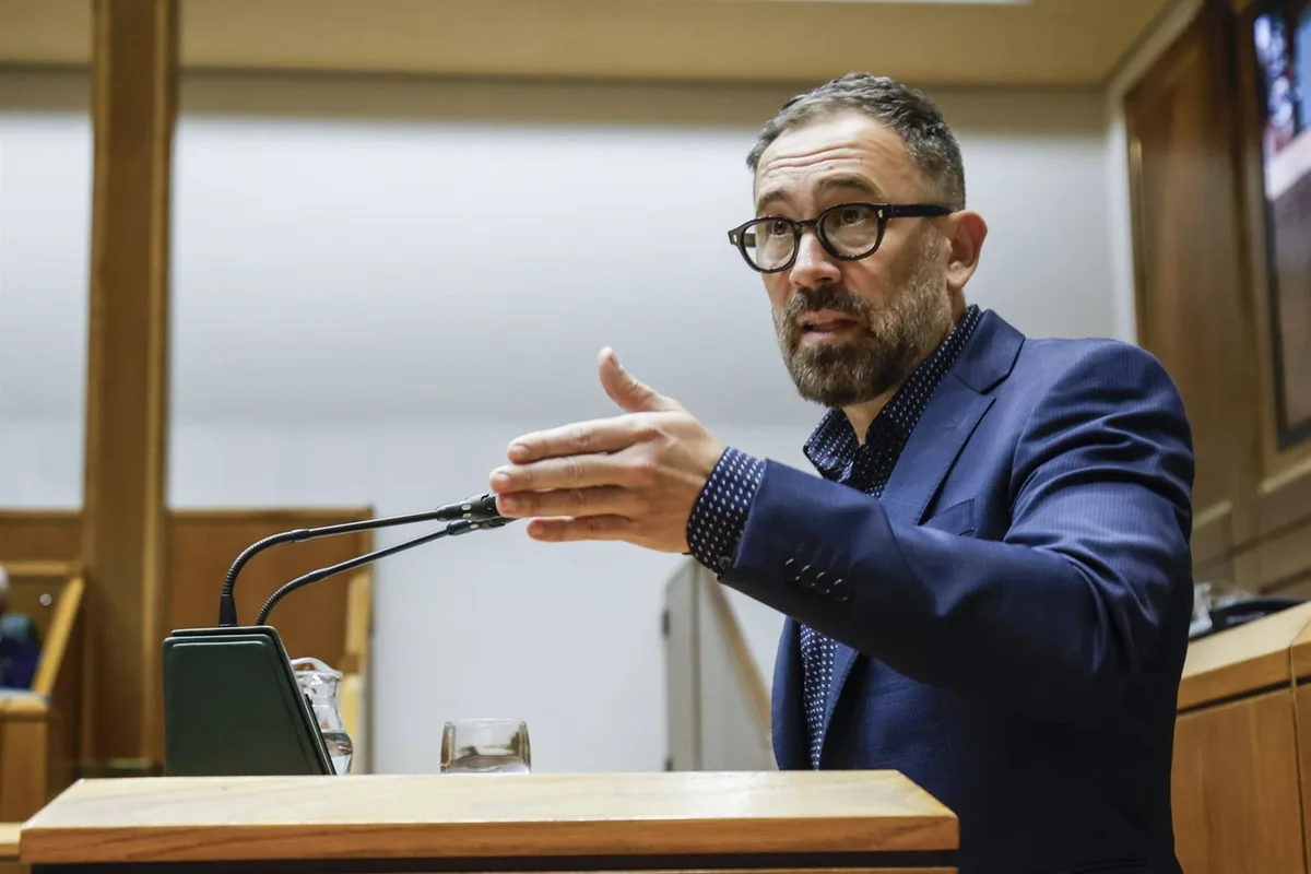 Consejero vasco de Vivienda (PSE) defiende la gestión "seria y rigurosa" del Gobierno central ante la crisis en Ceuta
