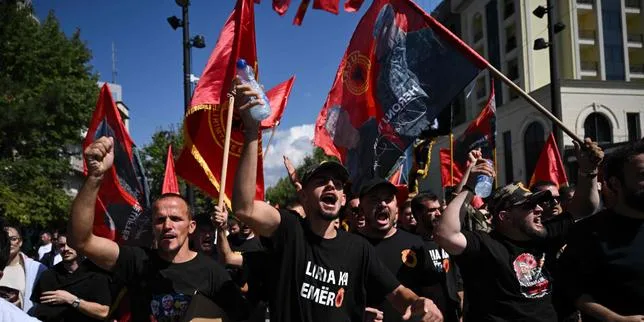 Hashim Thaçi, l’ex-président du Kosovo, héros de l’indépendance chez beaucoup dans son pays, condamné à vingt-cinq ans de prison par un tribunal international