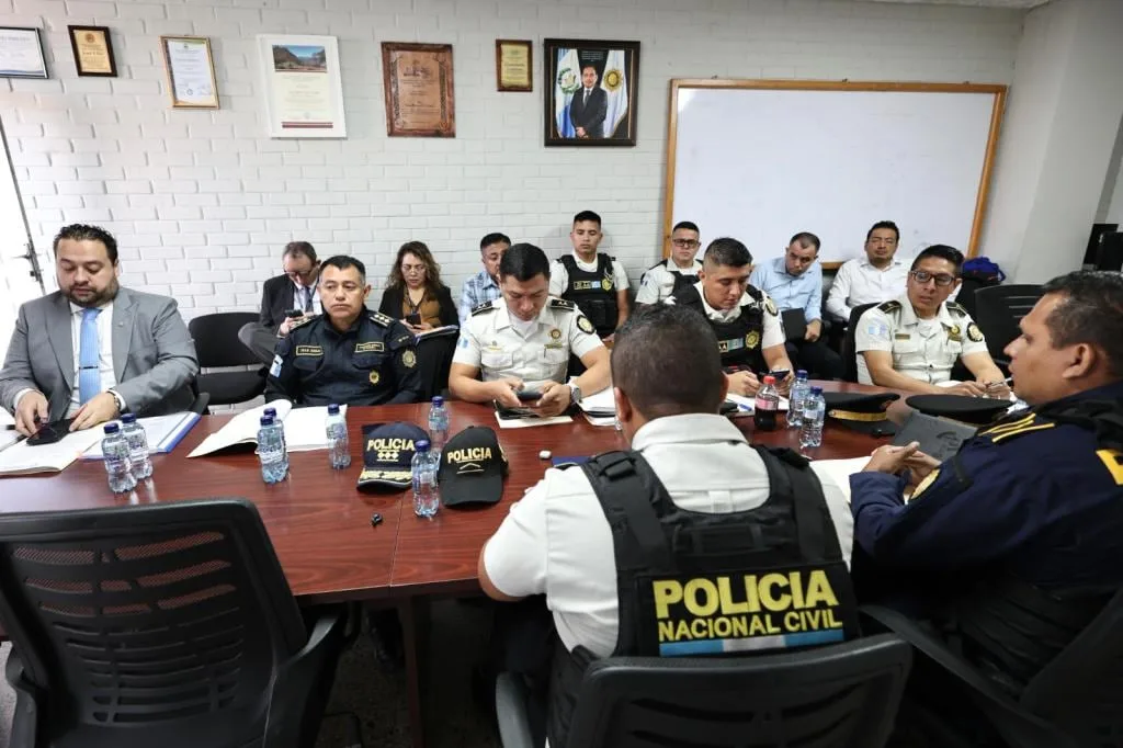 Cuestionan compras de la Policía Nacional Civil para 2025 y 2026 en el Congreso de Guatemala