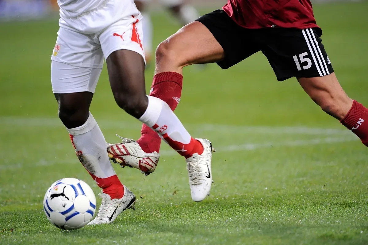 Futebol na TV hoje: saiba onde assistir às partidas deste domingo (20)