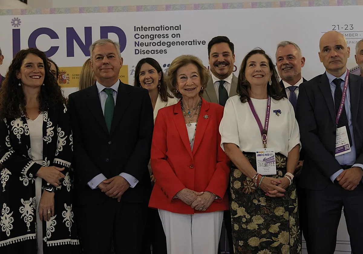 La Reina Sofía muestra su compromiso al inaugurar en Sevilla el Congreso Internacional de Enfermedades Neurodegenerativas