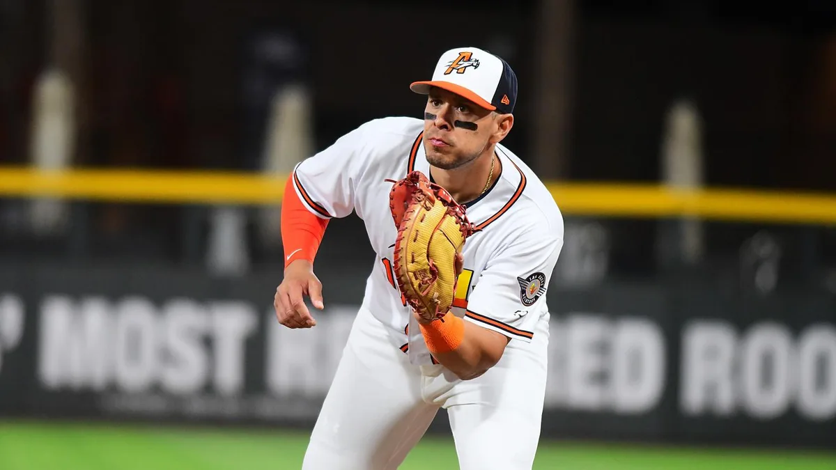 ¡Joey Meneses hace historia! El mexicano rompe récord de carreras producidas en Triple A
