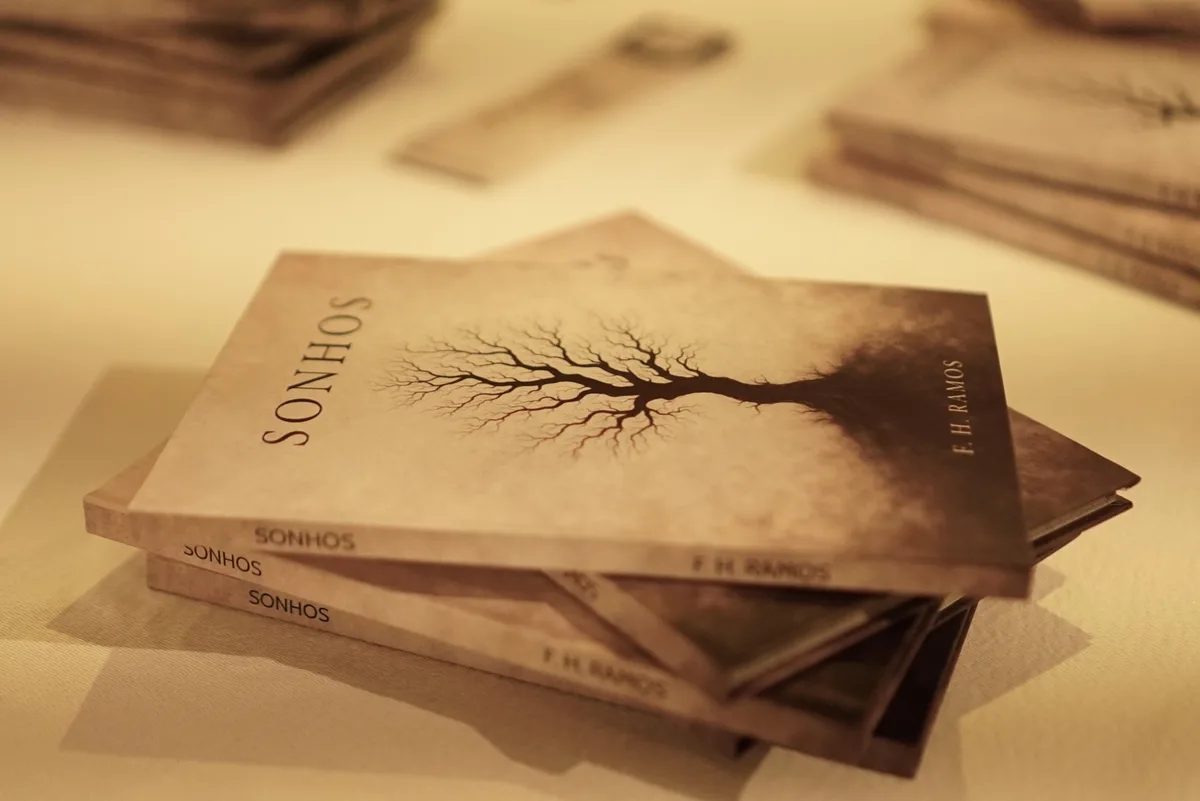 Escritor baiano leva sonhos e mistérios para novo livro de contos