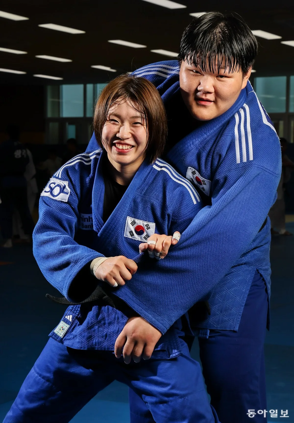 “사흘 연속 애국가를”…명예회복 벼르는 韓유도 ‘단짝’ 허미미-이현지
