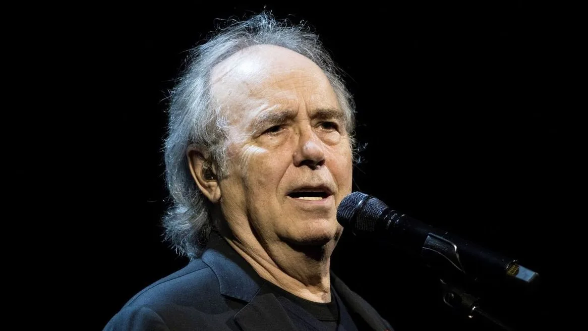 La reflexión de Serrat (82) sobre el edadismo: "Me rebelo contra un mundo que identifica a los viejos con falta de capacidad"