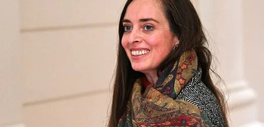 Berlin: Linke nimmt Israel-Gegnerin Vanessa Emde in Fraktion auf – SPD und Grüne unterbrechen Sondierungen