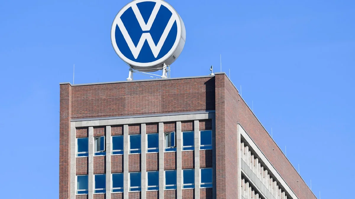 VW plant massive Kostensenkungen und prüft Werksschließungen